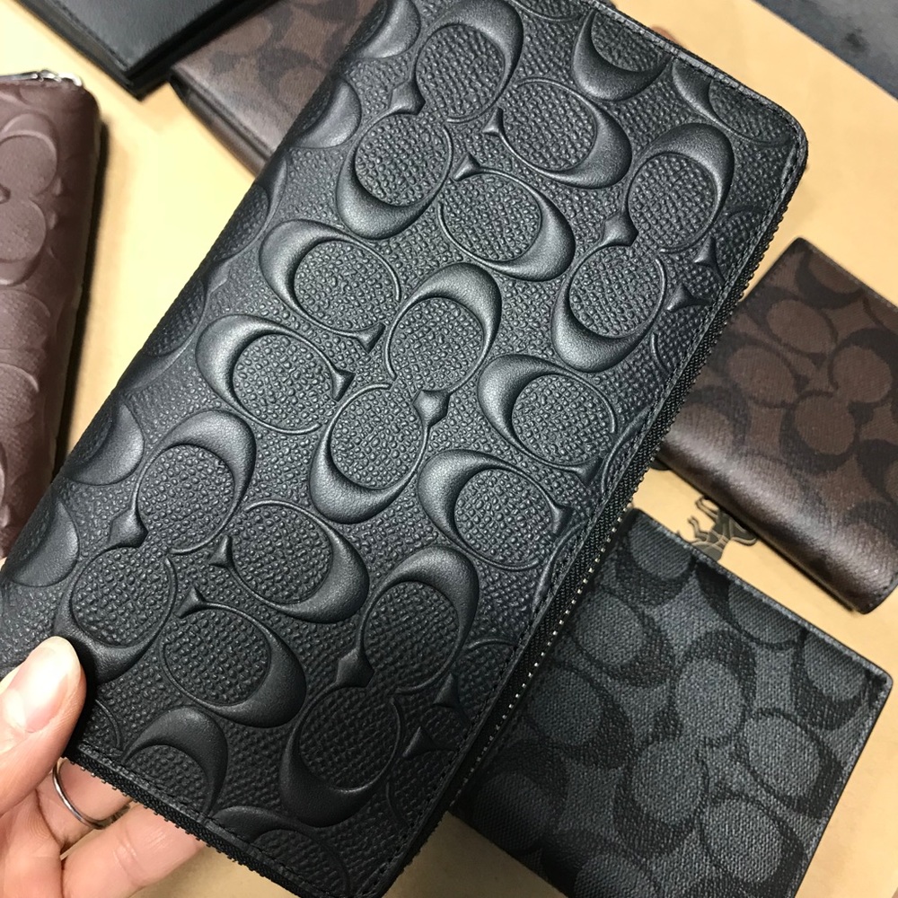 Coach Accordion Wallet In Signature Leather